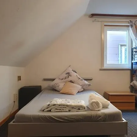 Apartmán Bright & Spacious 3-bedroom Flat *